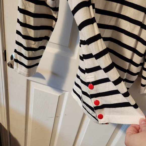 1X Black White and Red Striped Lightweight Sweater - Picture 4 of 6